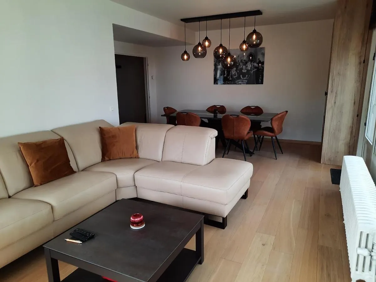 Lichtrijk En Comfortabel Hoekappartement Met Gratis Parking En Zeer Centraal Gelegen - Comme Chez Soi Ostend 0*,
