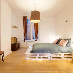 Pink Fairytale-like Appartement Antwerpen